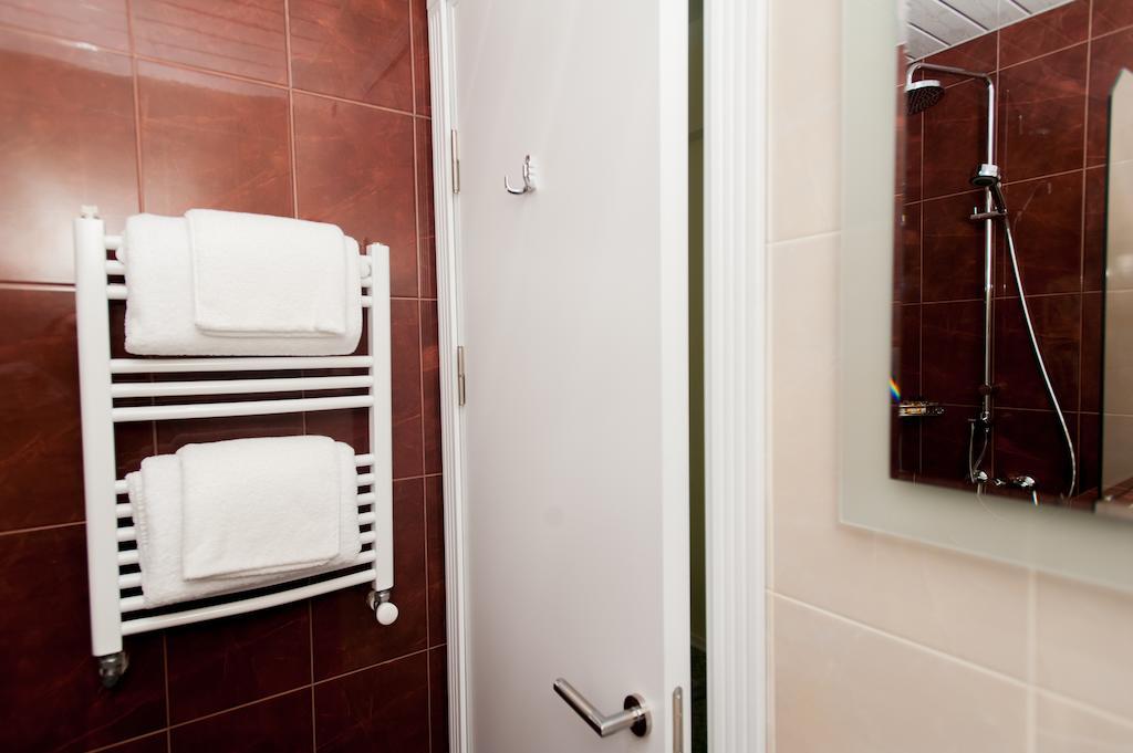 Piazza Four Colours Hotel Батуми Стая снимка