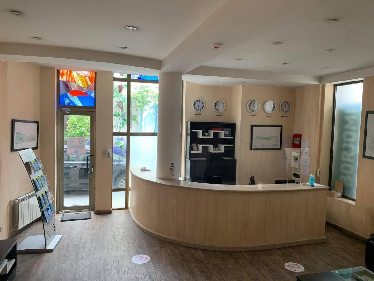 Piazza Four Colours Hotel Батуми Екстериор снимка